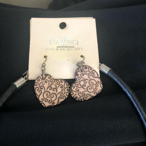 Cute Wooden Heart Necklace With Heart Earrings - Picture 2 of 4